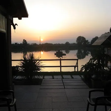 Bed & Breakfast Laghetto Ai Portici *